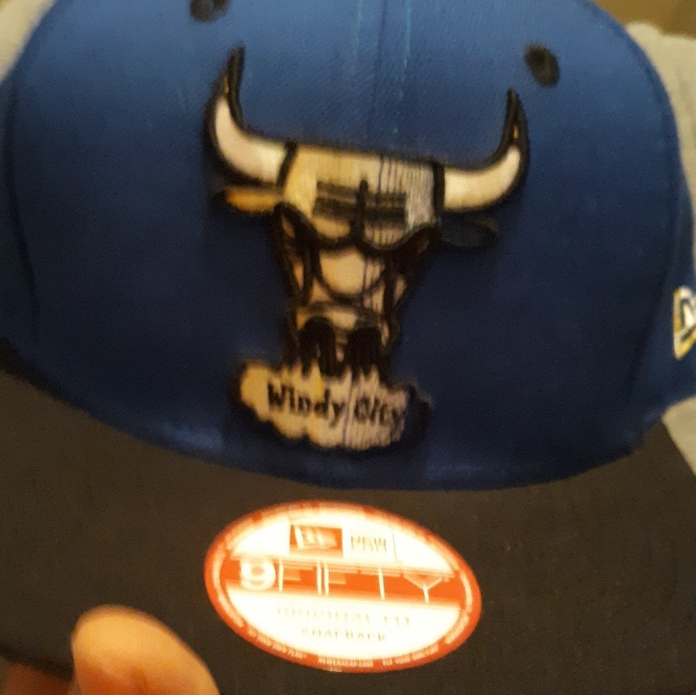 NWT chicago bulls yellow and blue snapback hat
